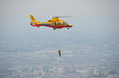 滋賀県防災航空隊による救助訓練