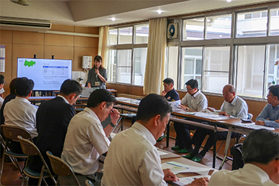 視察会の様子
